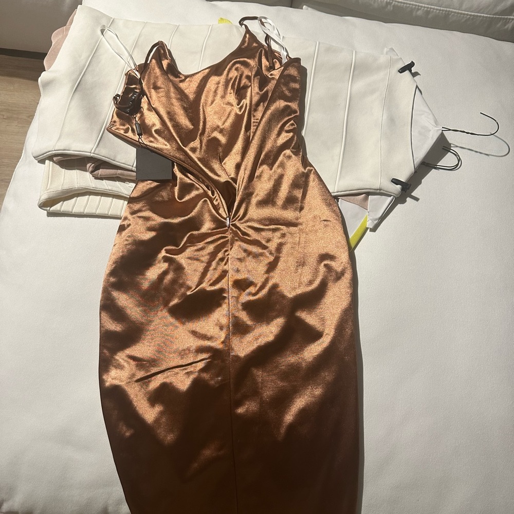 NWT Jluxlabel CHOCOLATE ALDIS SATIN SLIT DRESS - Picture 4 of 5